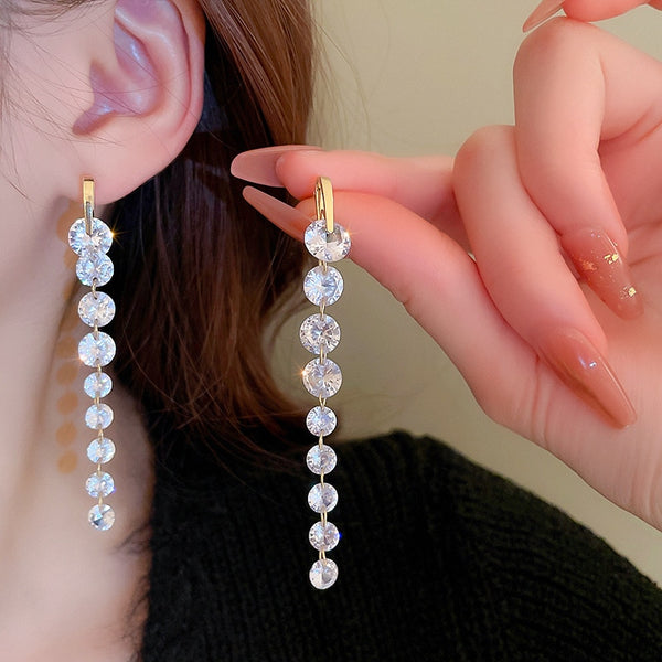 Pendientes largos de 8 cm con diseño llamativo para mujer