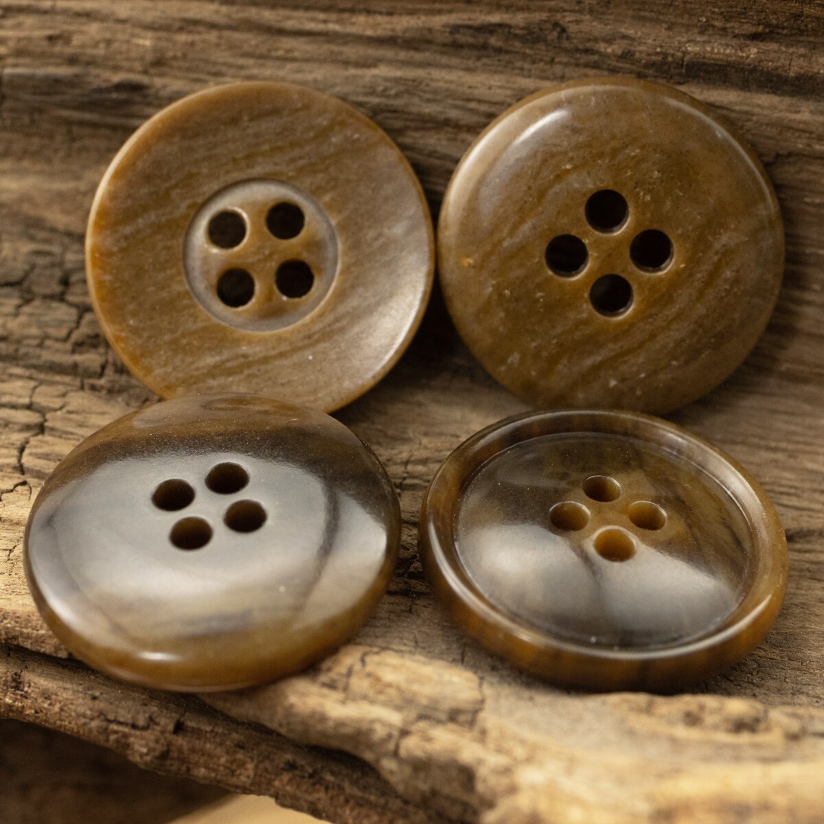 Wood Imitation Urea Buttons for Casual Clothing High Quality Shiny Buttons 15mm/20mm