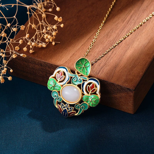 Collar de flor de loto de jade natural Hotan con incrustaciones de exquisito proceso de esmalte