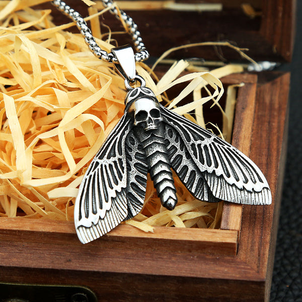 Collar con colgante de calavera, mariposa y polilla estilo punk retro para hombre