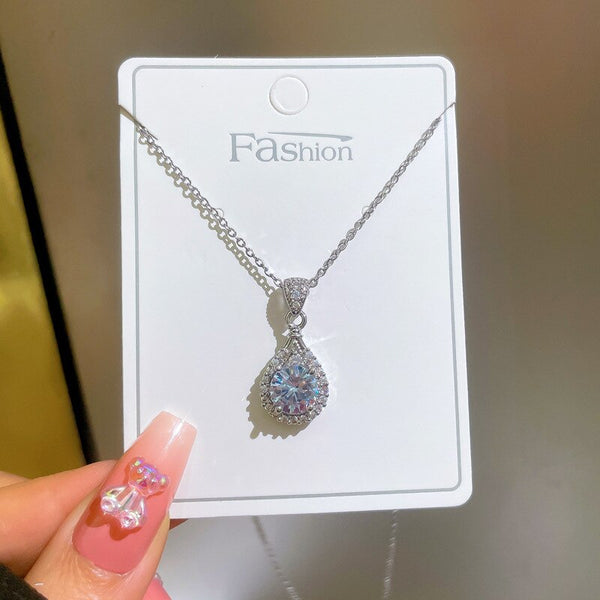 Lindo y encantador collar con colgante de gota de agua de cristal brillante para mujer