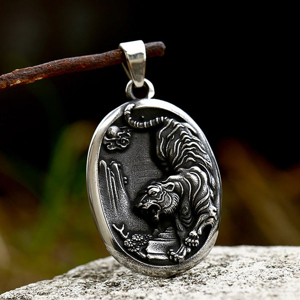 Collar con colgante de tigre de acero inoxidable de nuevo diseño para hombre