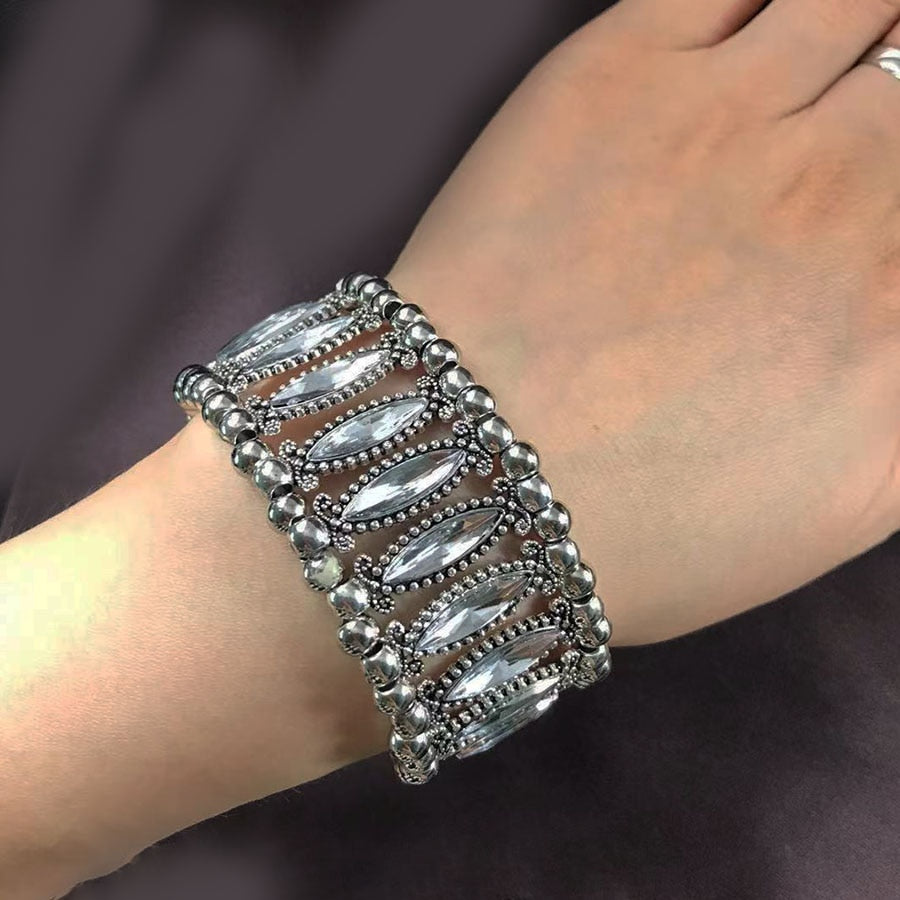 ashion women bracelet antique color hollow pattern inlaid crystal diamond bracelet
