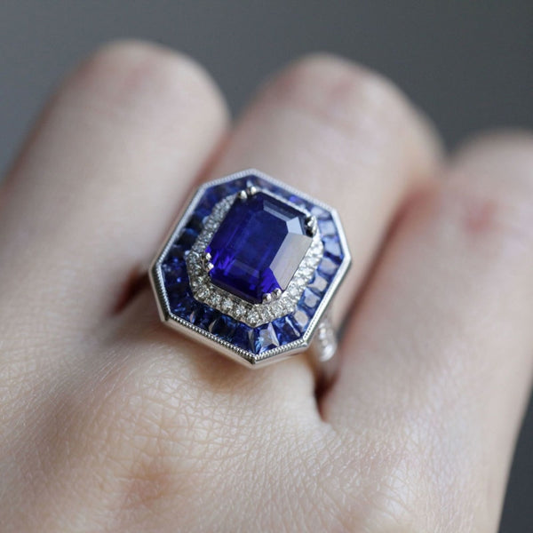 Anillo de compromiso vintage cuadrado ancho con piedras preciosas azules