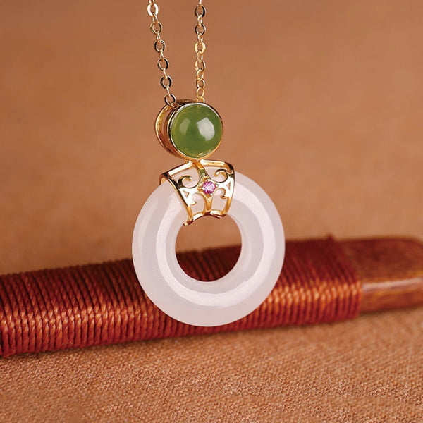 Collar con colgante de anillo de calcedonia hetiana natural para mujer