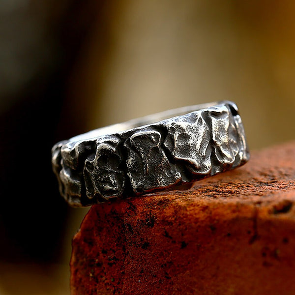 Nuevos anillos de runas vikingas de acero inoxidable de moda para hombres y mujeres.
