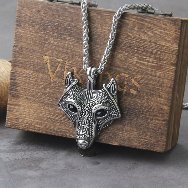 Collar con amuleto vikingo nórdico de acero inoxidable que nunca se decolora con cabeza de lobo escandinava.