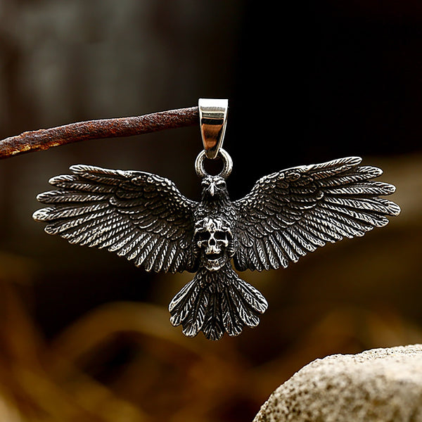 Collar gótico de acero inoxidable con colgante de calavera dominante para hombres y mujeres.