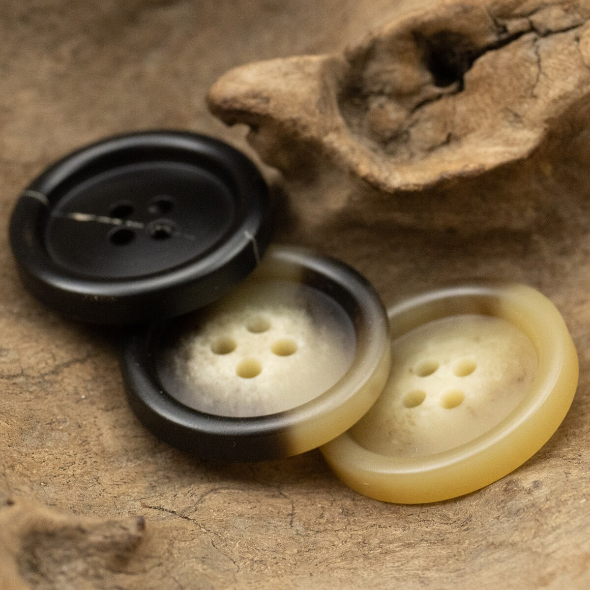 10 pcs/lot Classic Round Horn Imitation Resin Buttons