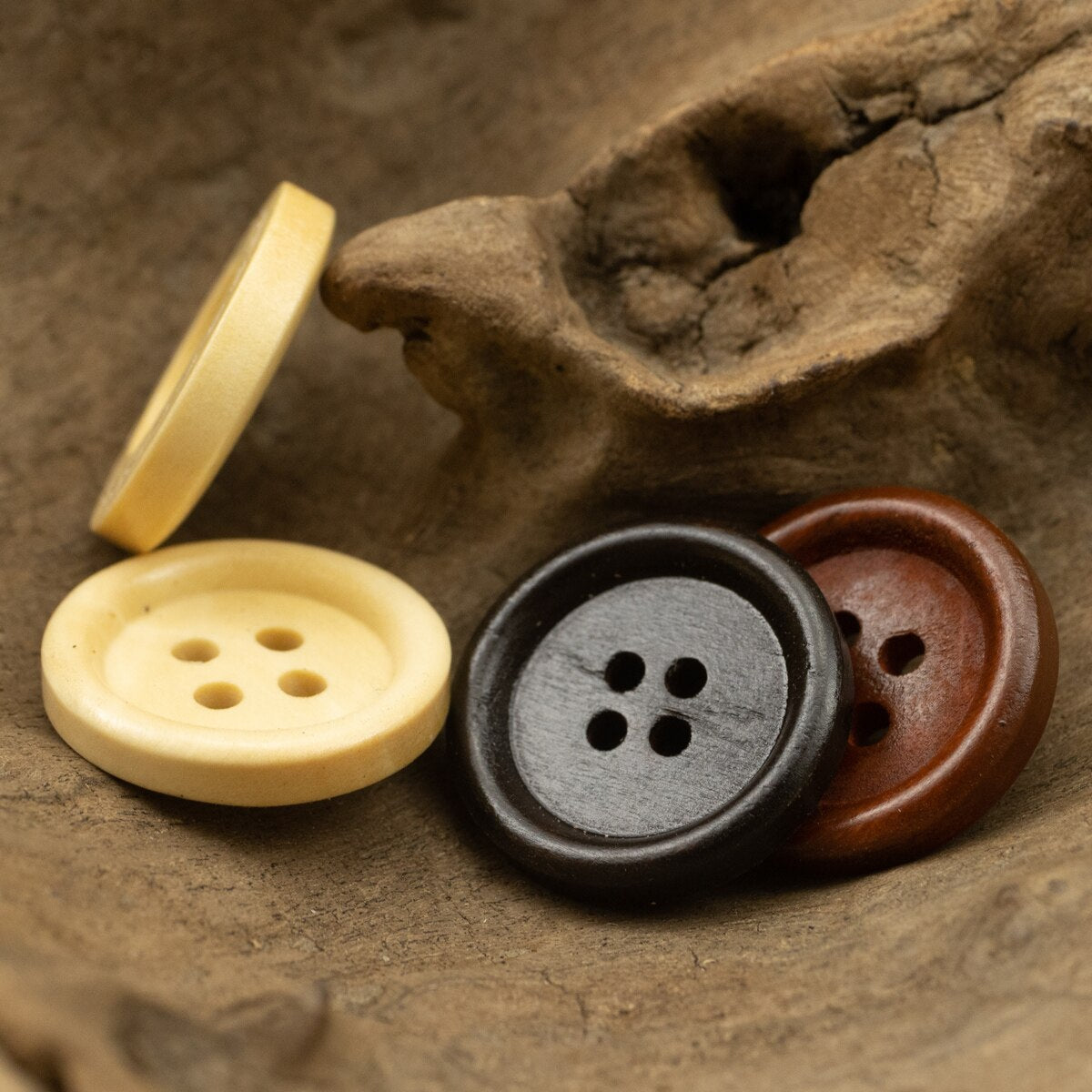 10pcs/lot Retro Wooden Buttons for Clothing With Round Rim Natural Sewing Accessories