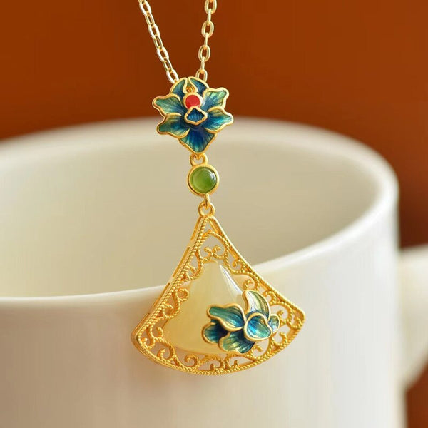 Colgante de flor de porcelana esmaltada triangular de jade blanco hetiano natural con incrustaciones de diseño original