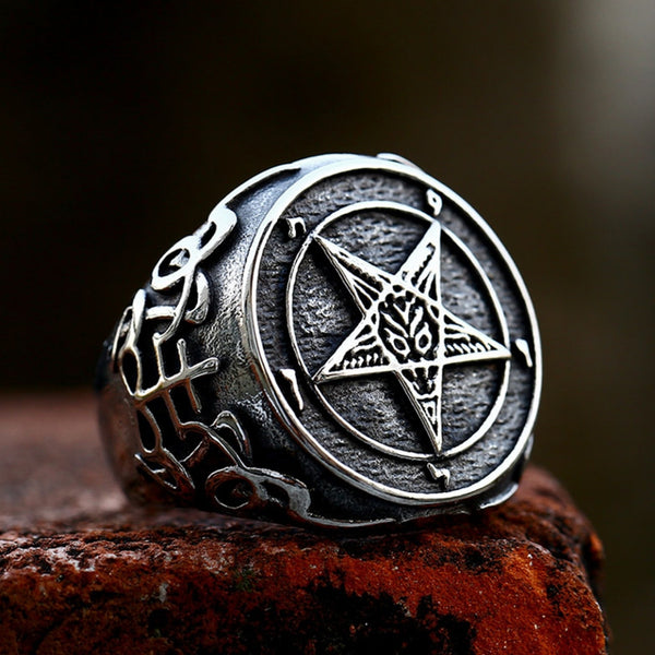Anillo de acero inoxidable 316L vintage con pentagrama y estrella de cinco puntas para hombre y mujer.