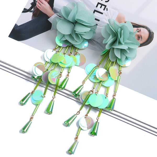 Pendientes largos con borlas acrílicas redondas y flores de encaje de algodón y rosas de moda