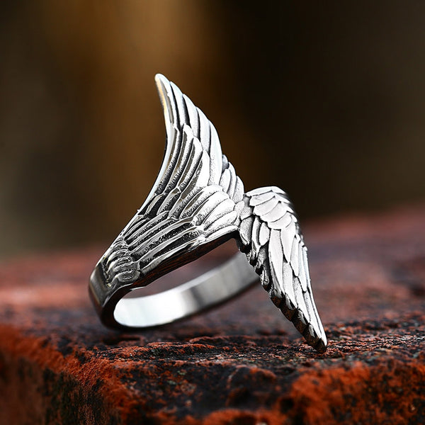 Anillo vintage de acero inoxidable 316L con alas para hombre y mujer.