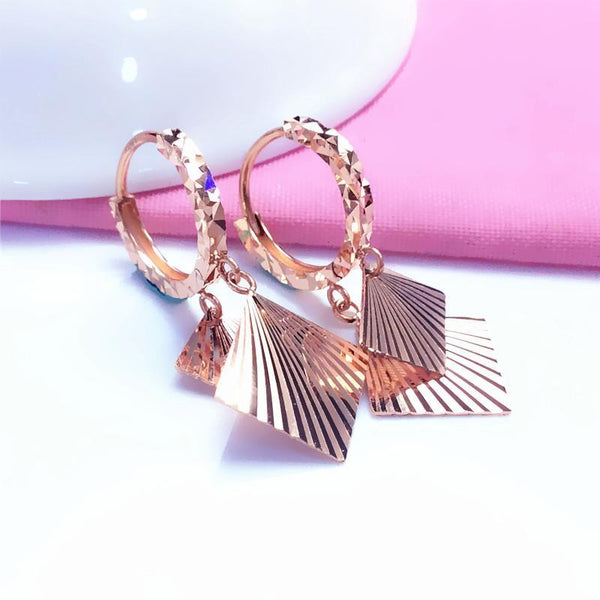 Pendientes de lentejuelas cuadradas brillantes de oro morado 585 para mujer