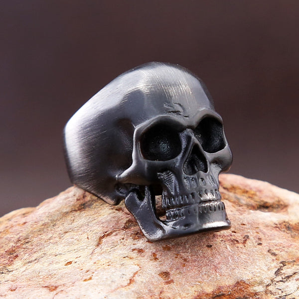 Anillo gótico vintage de acero inoxidable con calavera negra para hombre y mujer.