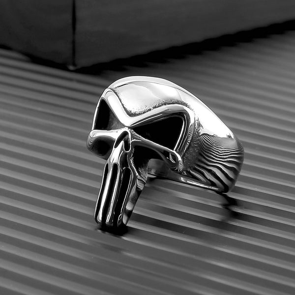 Anillo retro de acero inoxidable pulido con calavera de Punisher para hombre