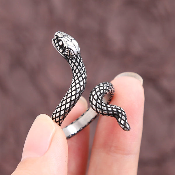 Anillo de serpiente de acero inoxidable vintage simple de nuevo diseño para hombres y mujeres