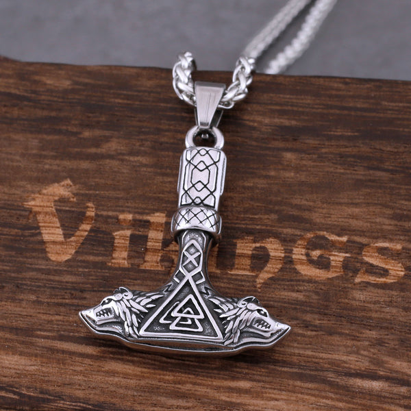Collar con doble cabeza de lobo y martillo de Thor de los vikingos nórdicos