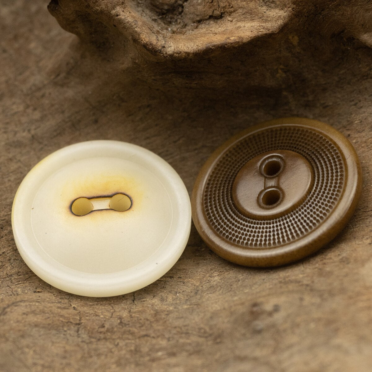 5pcs Two Hole Buttons for Clothing Japanese Style Laser Engraving White and Brown Button