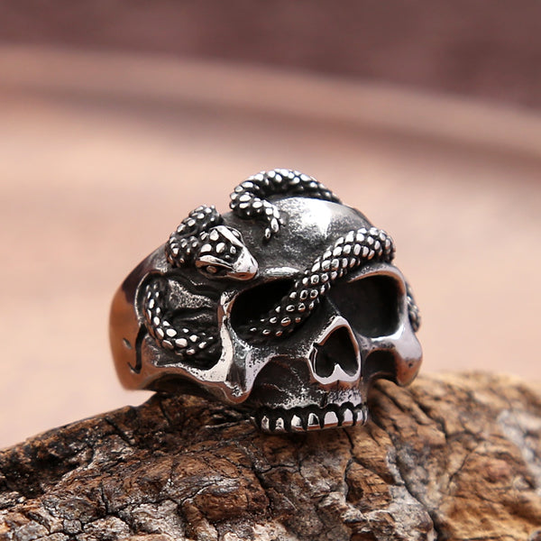 Anillo de calavera gótica plateada única para hombres y mujeres