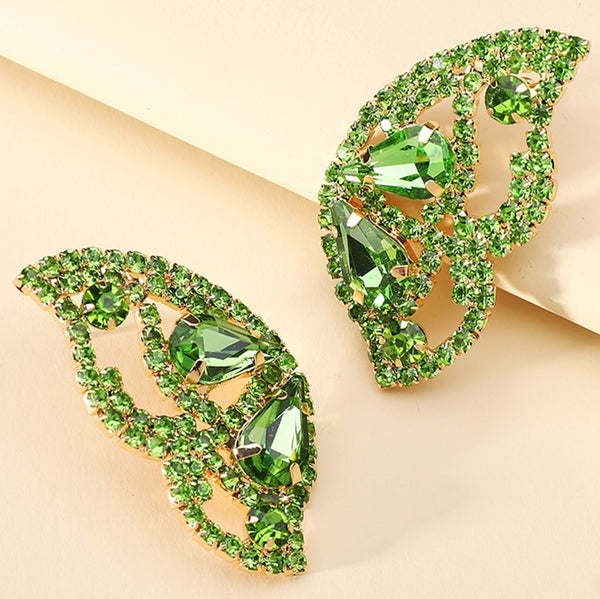 Pendientes modernos de mariposa colorida con alas de cristal para mujer