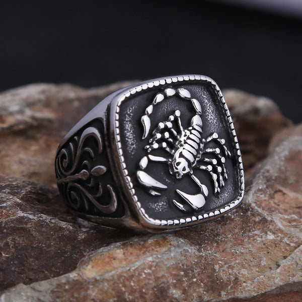 Anillo de escorpión vintage de nuevo diseño, estilo punk, único, de acero inoxidable 316L, para hombres y mujeres.