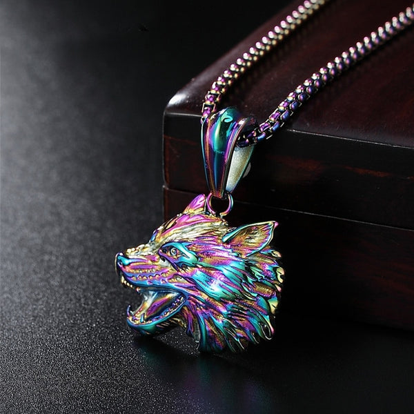 Collar con colgante de cabeza de lobo de acero inoxidable en colores fríos