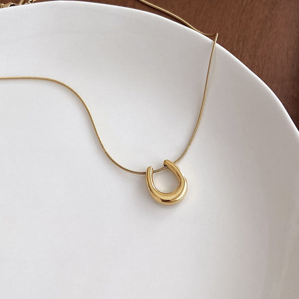 Collar geométrico en forma de U de acero inoxidable para mujer