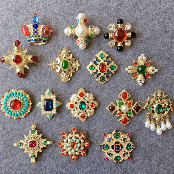 Creative Retro Baroque Style Gemstone Brooch