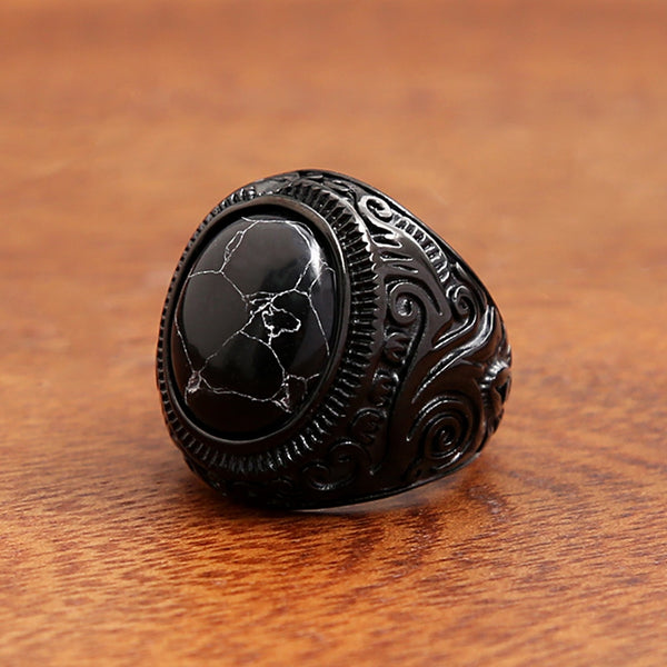 Anillo gótico vintage de acero inoxidable con piedra negra para hombre y mujer.