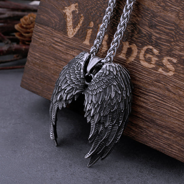 Collar clásico de alas de ángel de acero inoxidable para hombre