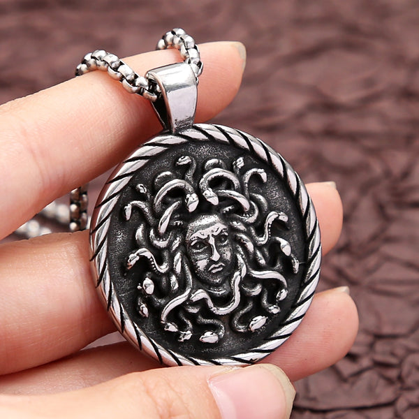 Collar con colgante gótico vintage de serpiente Medusa para mujer, para hombres y mujeres.