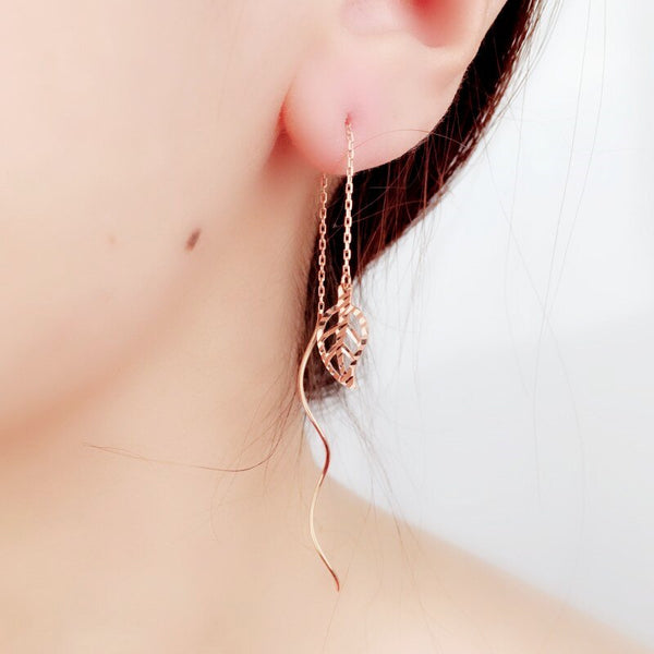 Pendientes largos con follaje brillante en oro rosa de 14 quilates chapado en oro púrpura 585 para mujer.