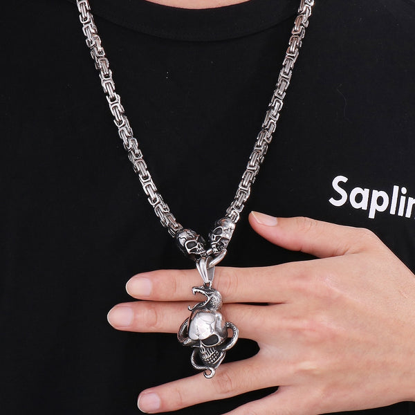 Collar con colgante de calavera punk para hombre con cadena de 6 mm y 50-70 cm de largo.