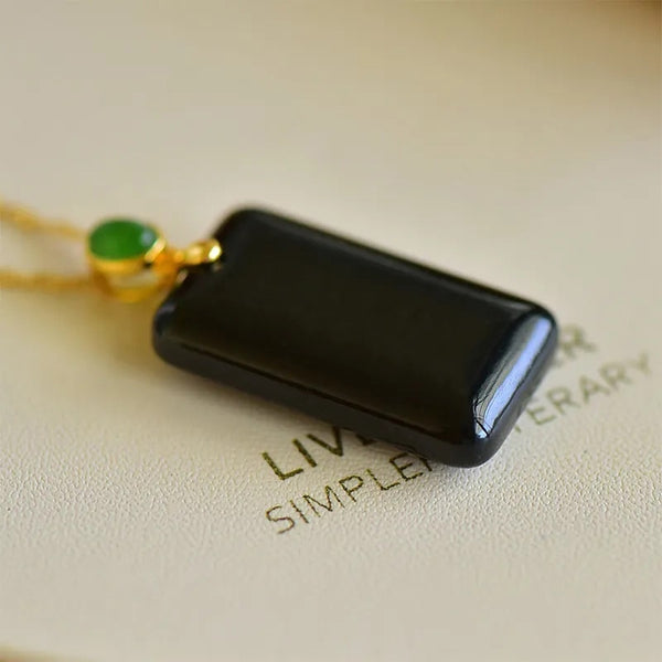 Collar rectangular de jade de tinta hetiana natural con incrustaciones de plata para mujer