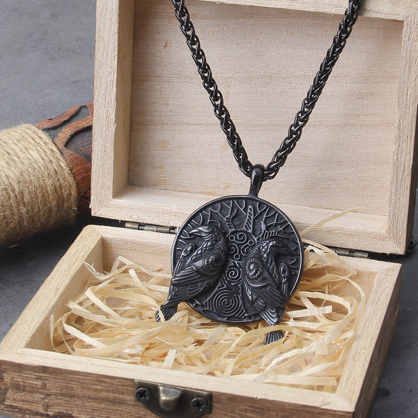 Collar con colgante de cuervo nórdico negro Odin Huginn y Muninn