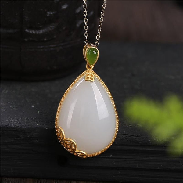Colgante de plata con forma de gota de calcedonia blanca hetiana natural