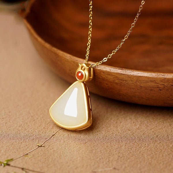 Collar con colgante geométrico en forma de abanico de jade blanco hetiano natural