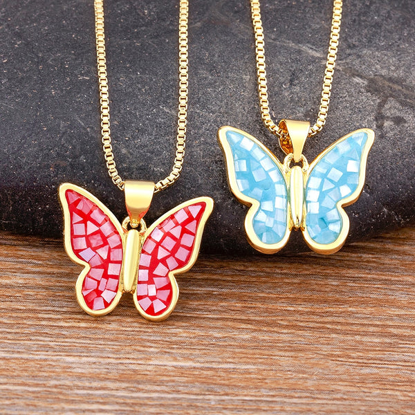 Collar clásico de mariposa de la suerte con colgante de concha de imitación de diamantes de imitación y circonita cúbica para mujer.