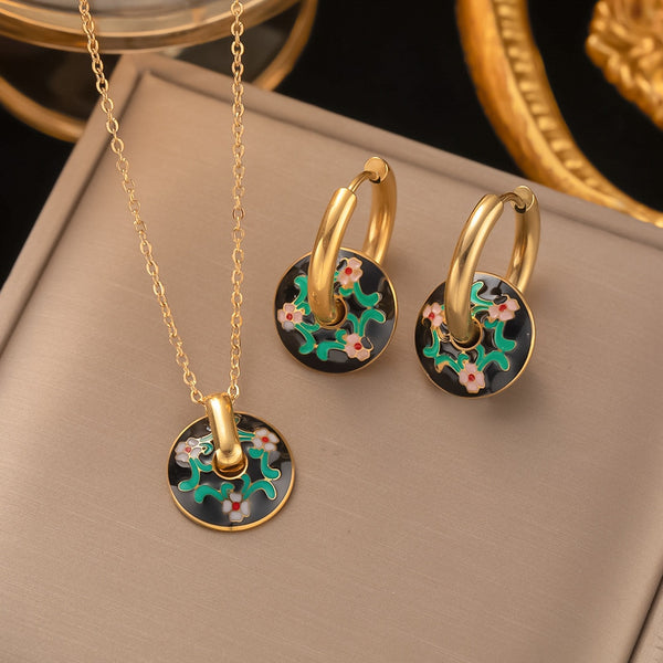 Conjunto de joyería con collar y hebilla de oreja de oro redondo esmaltado colorido romántico