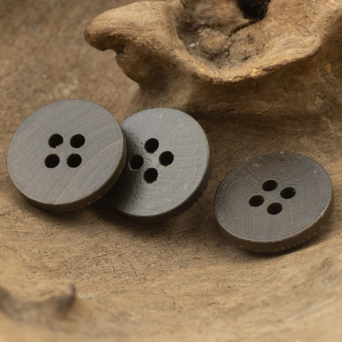 12pcs Decorativ Black Round Wooden Button