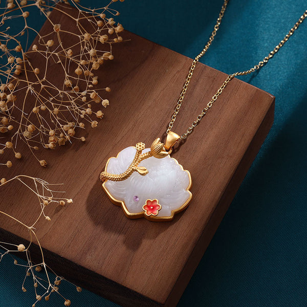 Collar clásico nuevo con colgante de loto de jade hetiano natural
