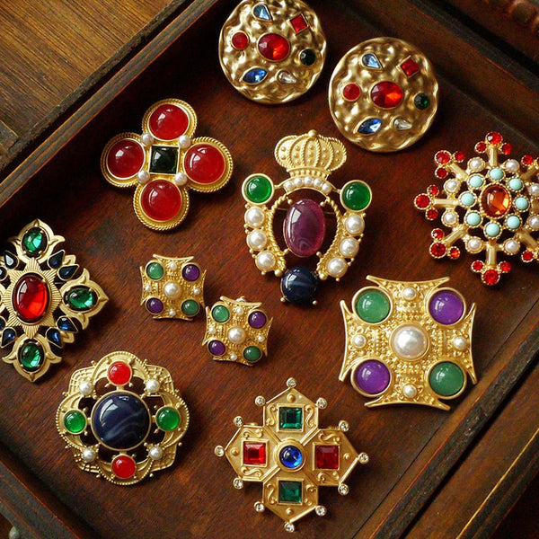 Retro Court Gold Color Treasure Brooches
