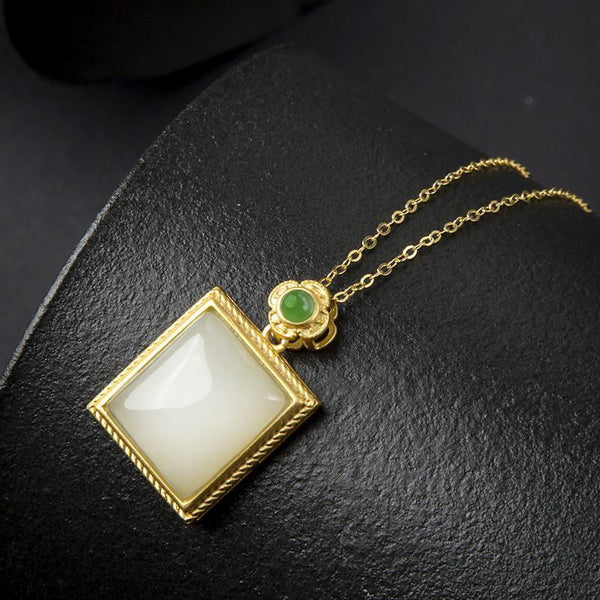 Collar rectangular de jade hetiano natural con incrustaciones de diseño clásico para mujer