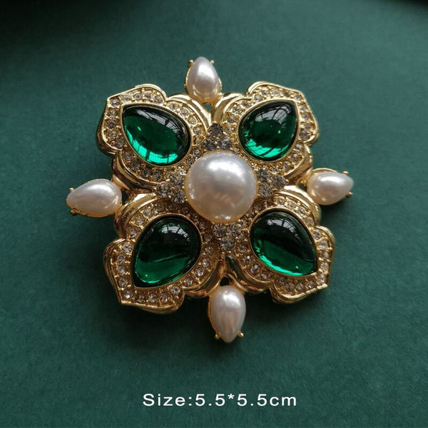 Broche de gema barroca esmaltada de palacio vintage