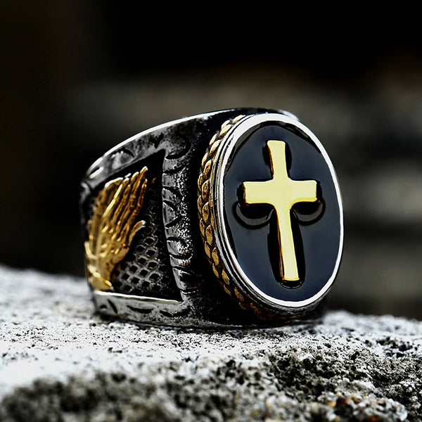 Anillo de cruz vintage único en color plata y oro para hombre