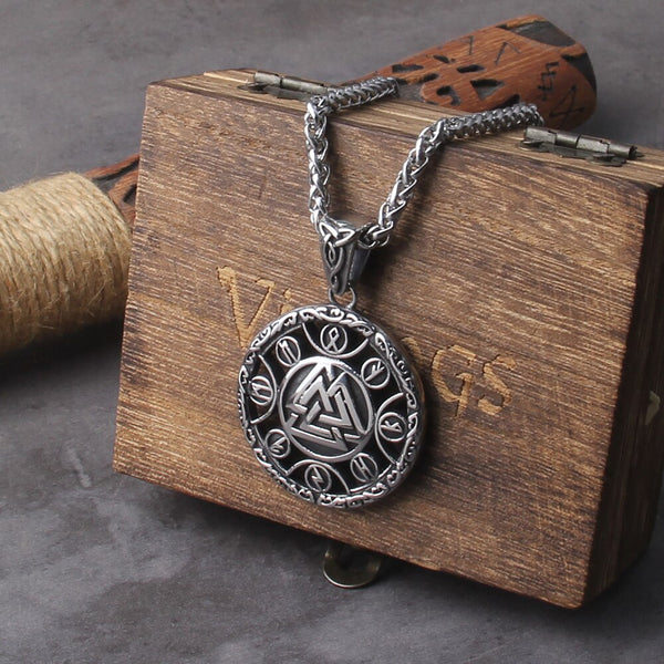 Collar vikingo de acero inoxidable con colgante de runa de Odín