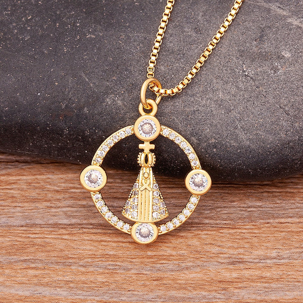 Nuevo collar clásico de cobre y circonitas en color dorado para mujer