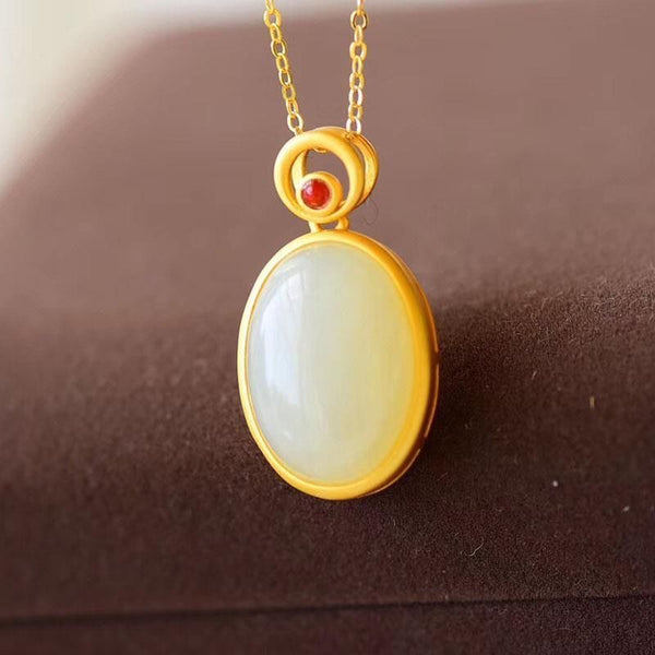 Nuevo collar con colgante ovalado de jade blanco hetiano natural con incrustaciones de plata